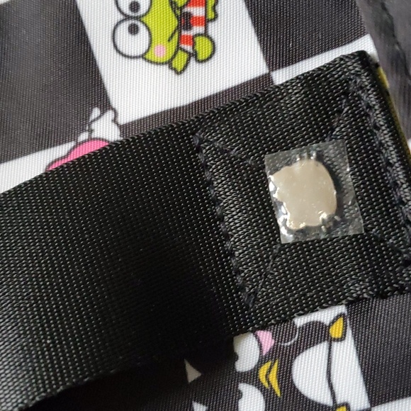 🆕️ CUTE SANRIO HELLO KITTY AND FRIENDS BLACK & WHITE CHECKERED OVERNIGHT BAG 🖤 - Picture 6 of 12